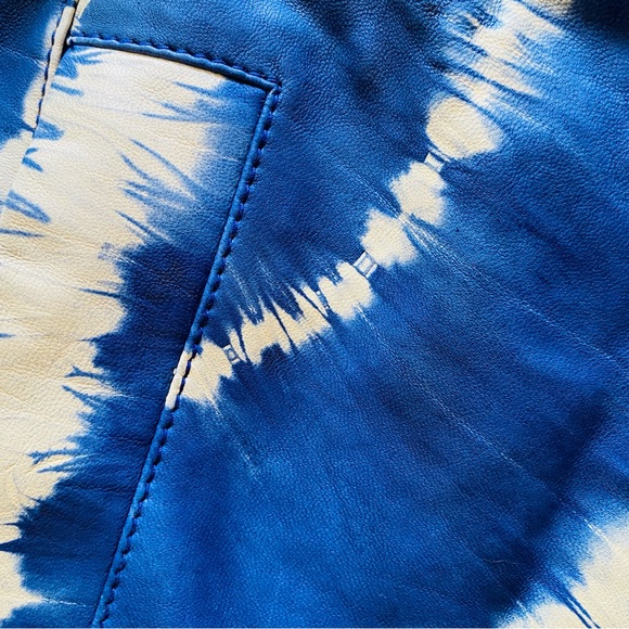 Tory Burch navy and white leather tie dye shorts sz 6 - Picture 7 of 10